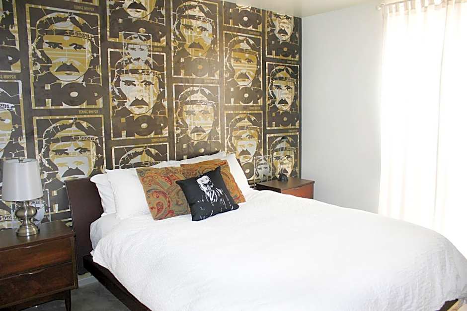 Ocean Front Vortex Female Hostel private rooms Free bikes