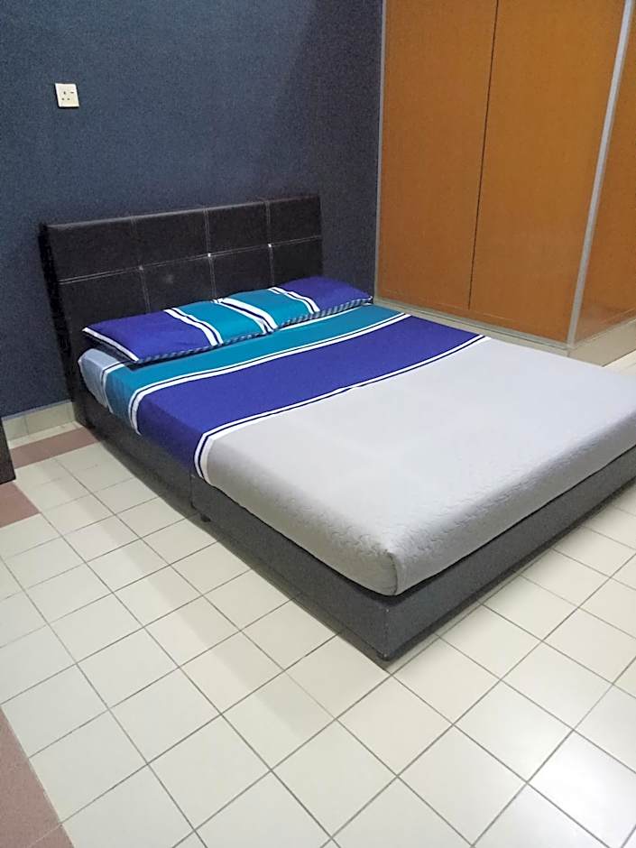 KUALA BESUT JETTY BUDGET HOTEL AIN - In front of Kuala Besut Jetty