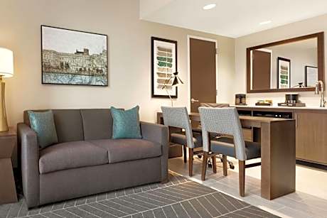 King Studio Suite