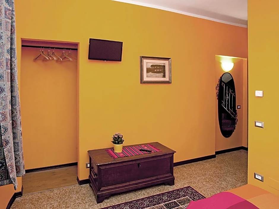 Photo 1 of 6 of 1 Double Bed or 2 Beds