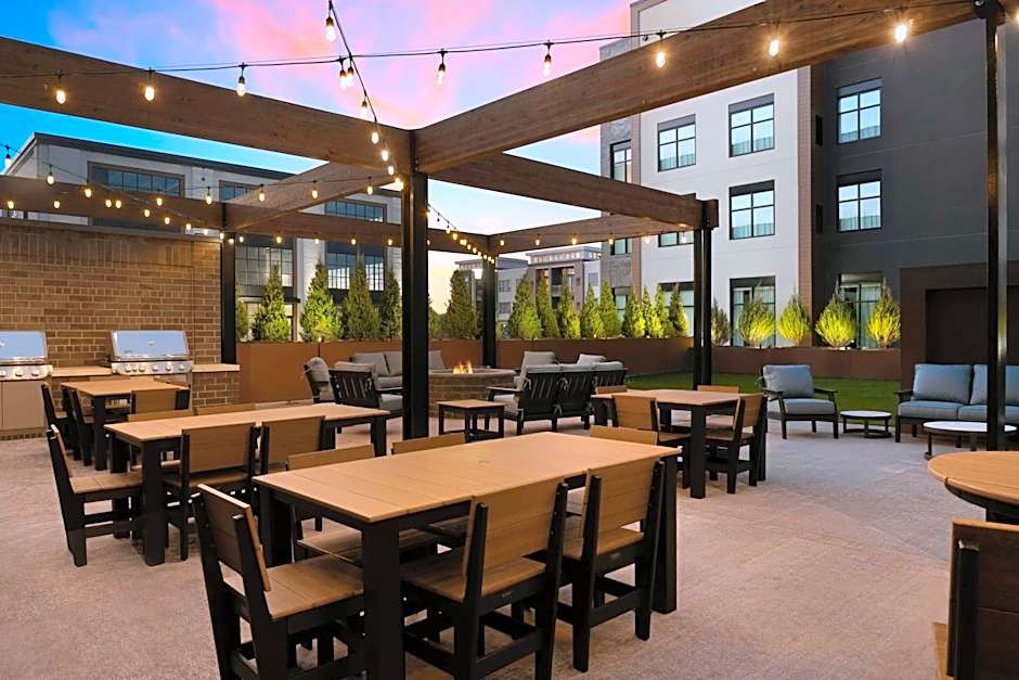 Residence Inn by Marriott Milwaukee Brookfield at Poplar Creek