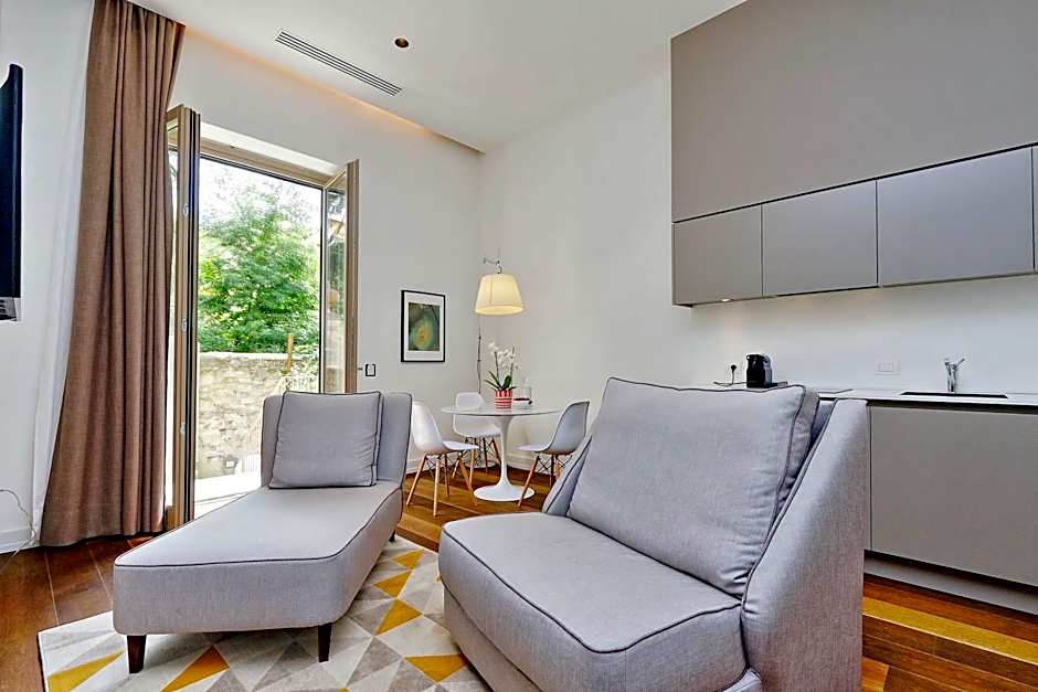 M7 Contemporary Apartments - My Extra Home