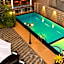 Queens Beach Hotel