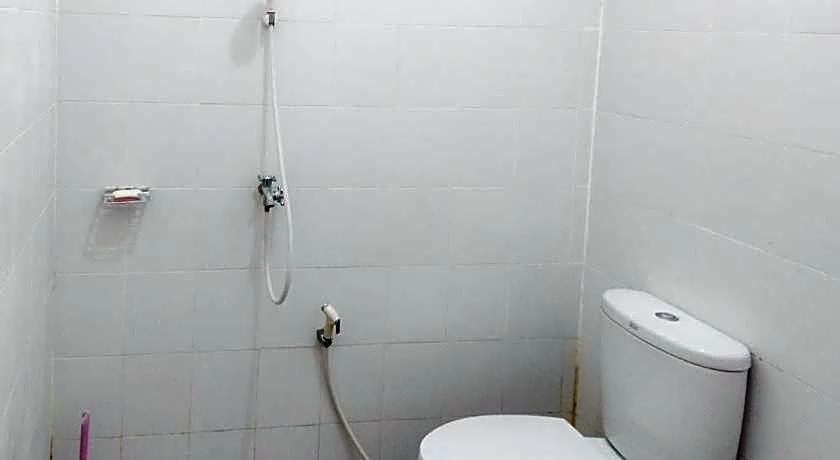 RedDoorz @ Makarios Hotel Poso