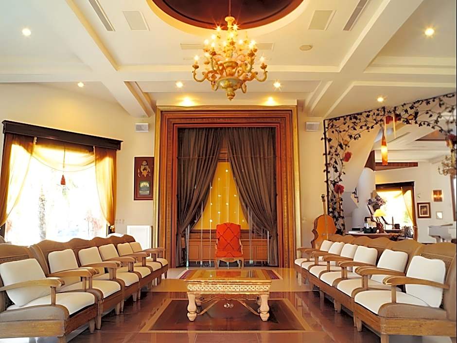 Shangrila Boutique Hotel