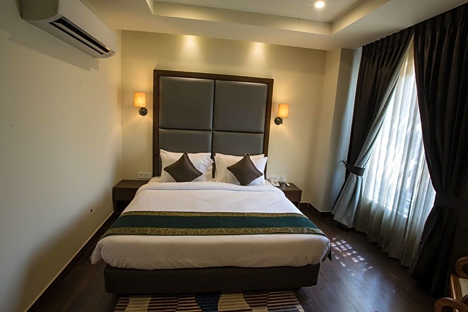 THE ROYAL COURT HOTEL & SPA