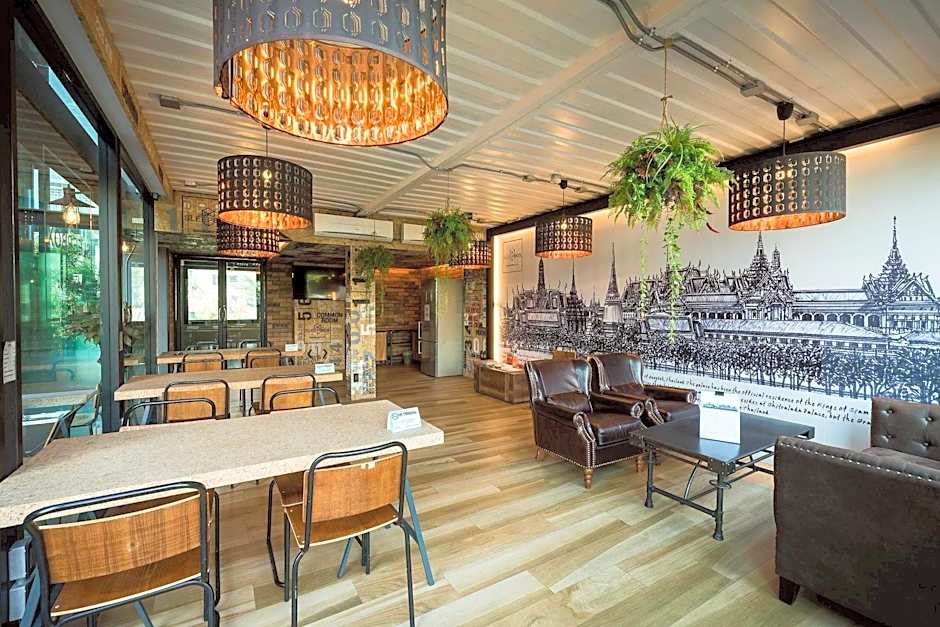 Sleepbox Sukhumvit 22