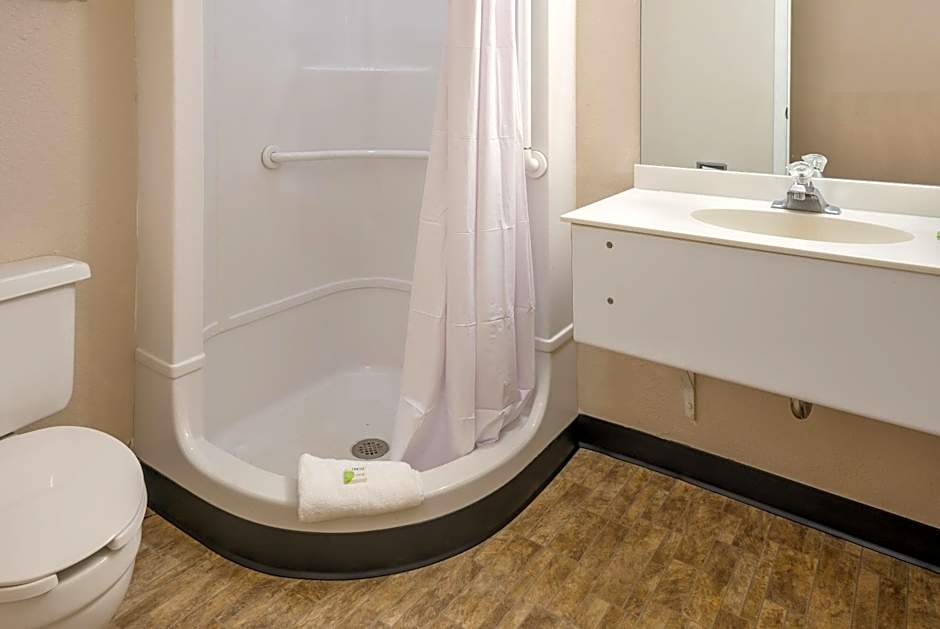 Knights Inn Grand Rapids East