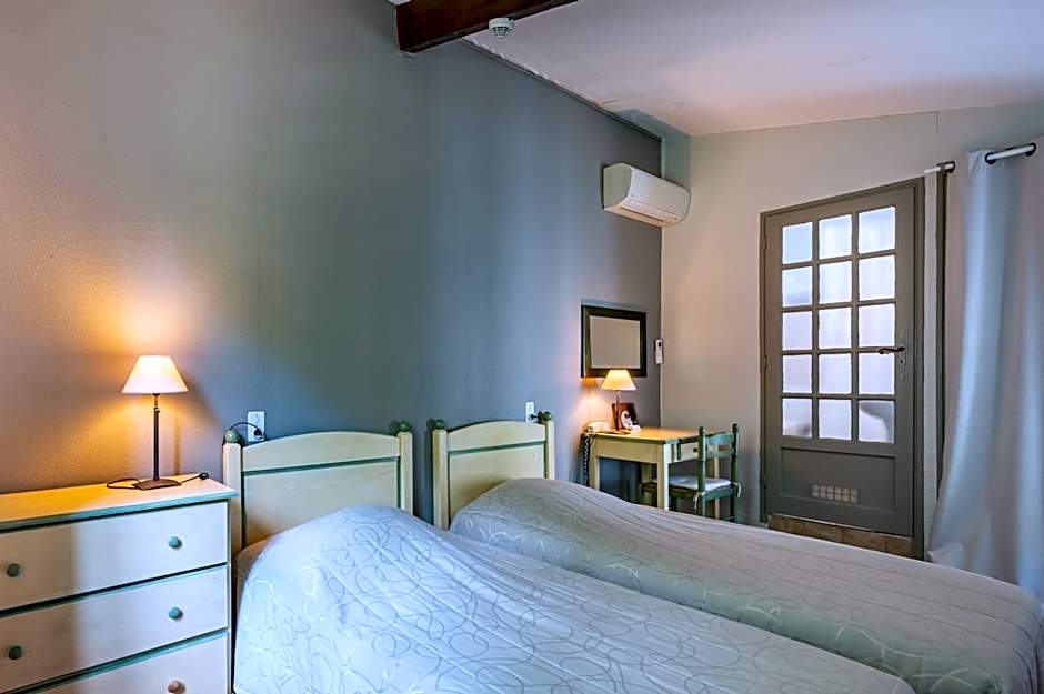 Au Saint Roch - Hôtel et Jardin