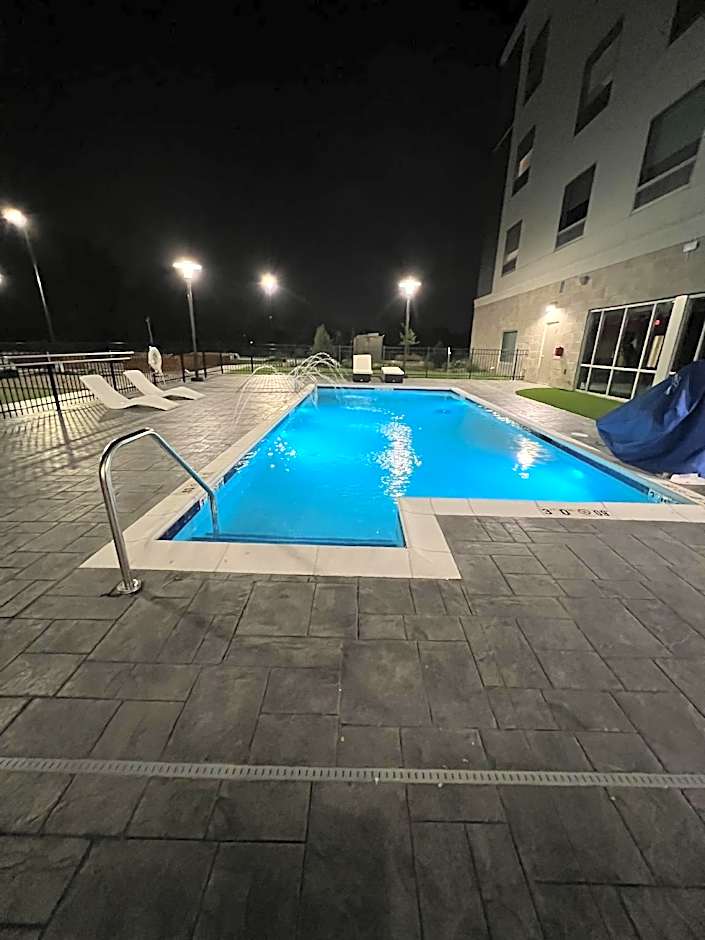 Holiday Inn Express & Suites Chicago Schaumburg By IHG