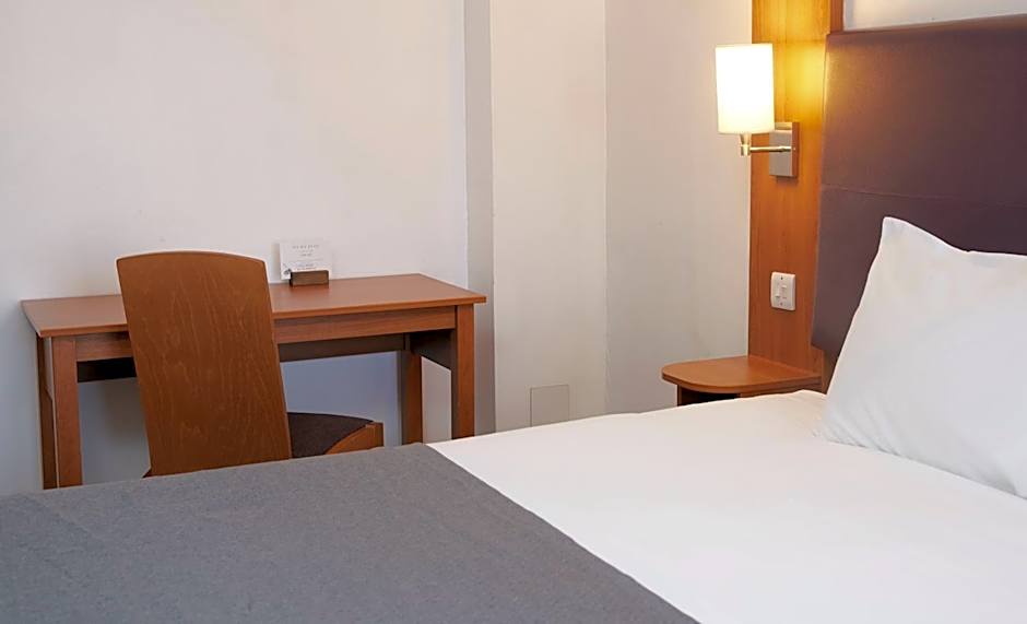 Wheatsheaf by Chef & Brewer Collection