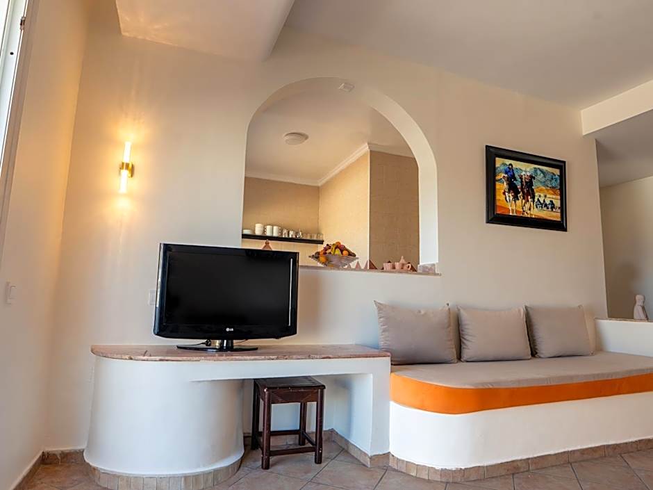 Intouriste Hôtel & Suites