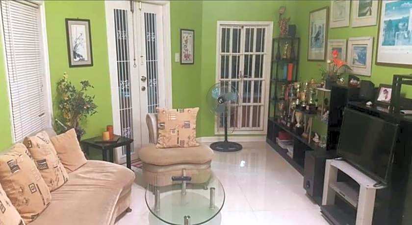 Serdena Homestay Fronting Cuatro Islas