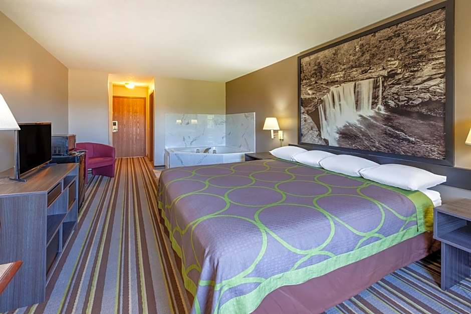 Super 8 by Wyndham La Grange KY