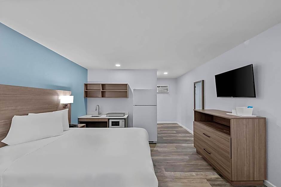 Suburban Studios Newport News - Hampton