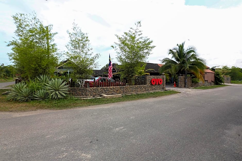 OYO 90038 Dalyla Inn Chalet