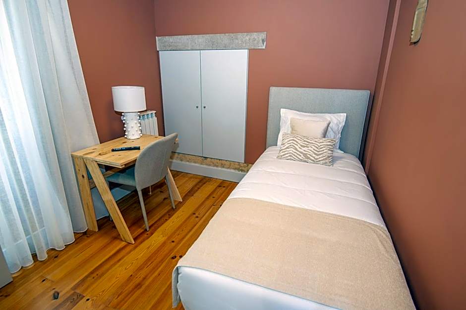 Single Room with Private Bathroom — 4 fotoğraftan 1. fotoğraf