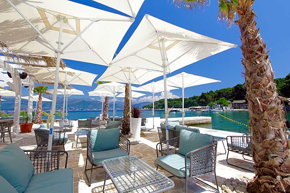 Kalamota Beach House