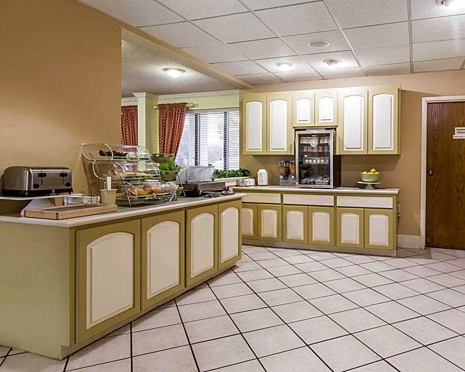 Quality Inn At The Mall - Valdosta