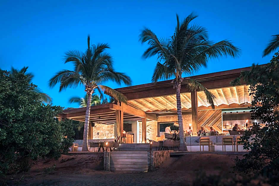 Conrad Punta de Mita