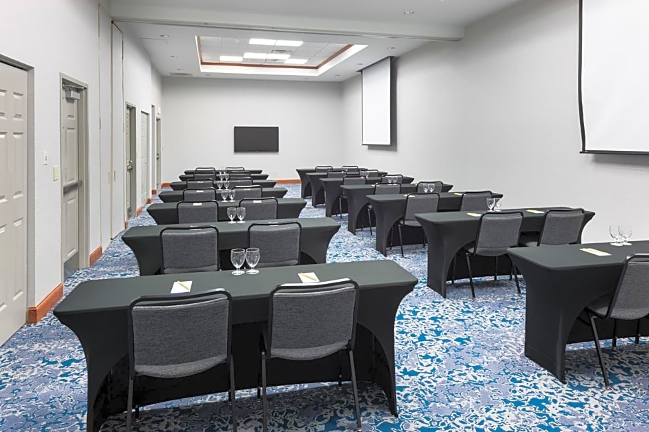 Hilton Garden Inn Lake Forest Mettawa
