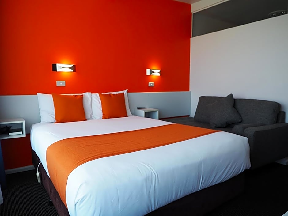 Waterfront Lodge Motel