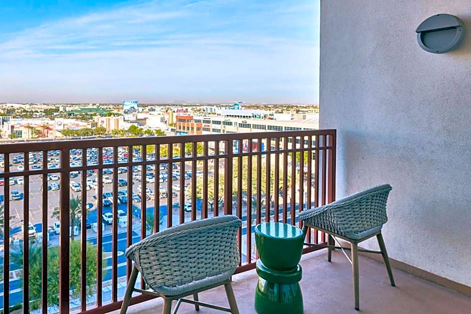 Renaissance® Phoenix Glendale Hotel & Conference Center