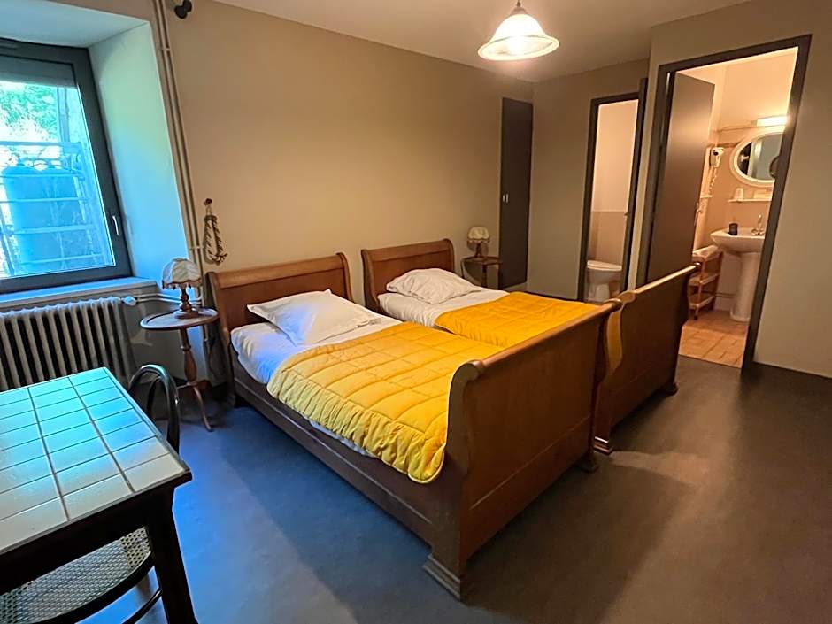 Gîte-Auberge du Pont de Lanau