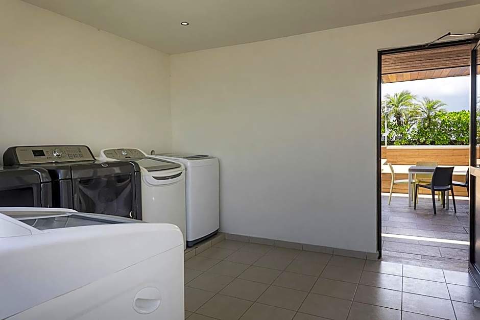 Opal Suites Apartments