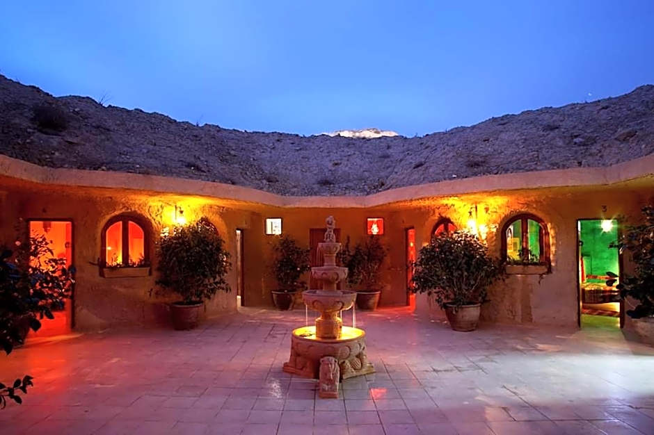 Hotel Cueva Tardienta Monegros-Adults Only