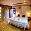 Tonmai Suites