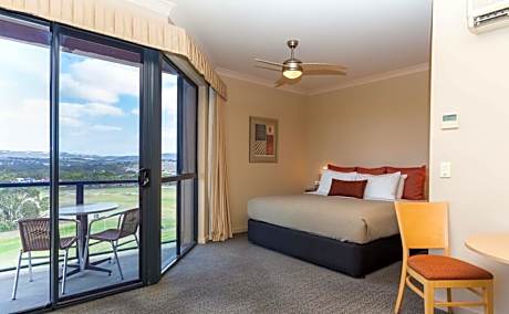 Deluxe Balcony Spa Room