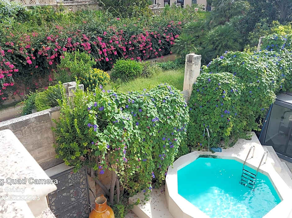 Dimora Charleston Lecce parcheggio privato in loco gratis