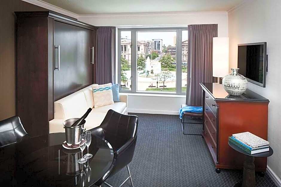 The Logan Philadelphia, Curio Collection by Hilton