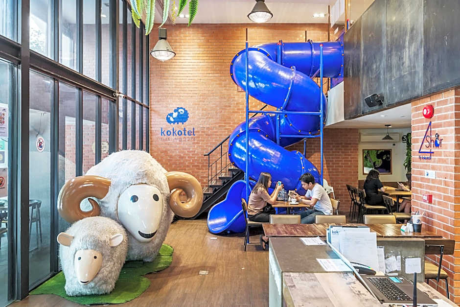 Kokotel Bangkok Surawong