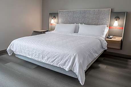 Standard King Room with Roll-In Shower - Mobility Access