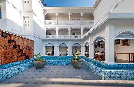 Lanna Inthan Hotel & Resort