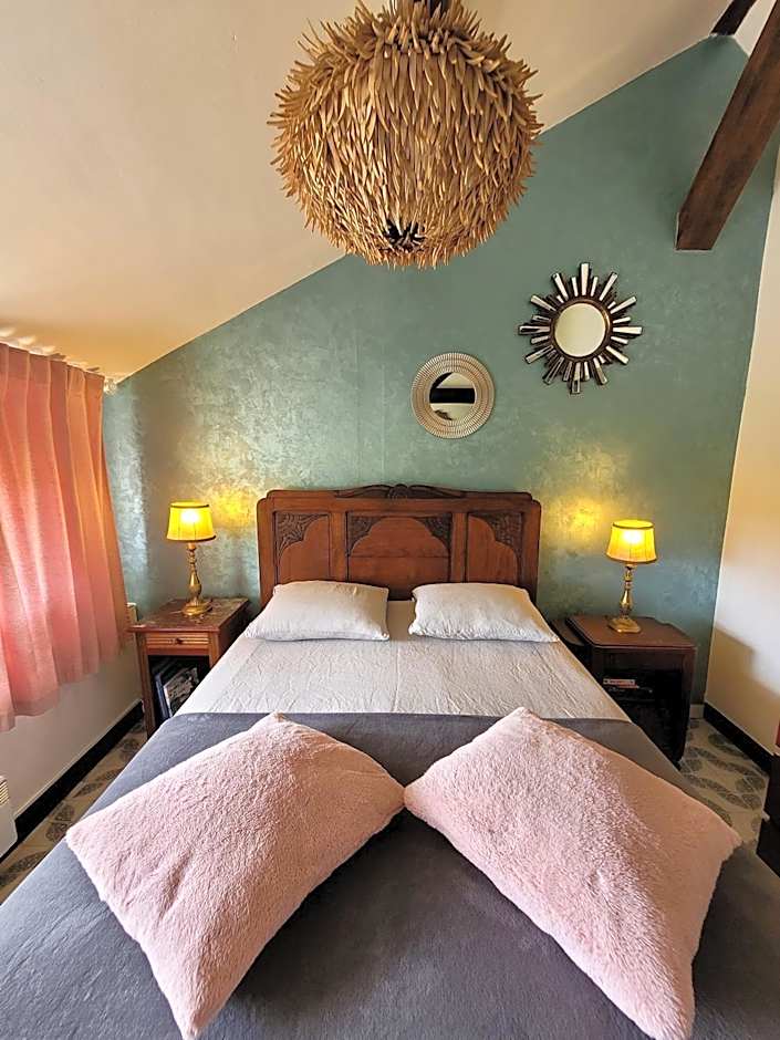 Guest House "Près des Montgolfières"