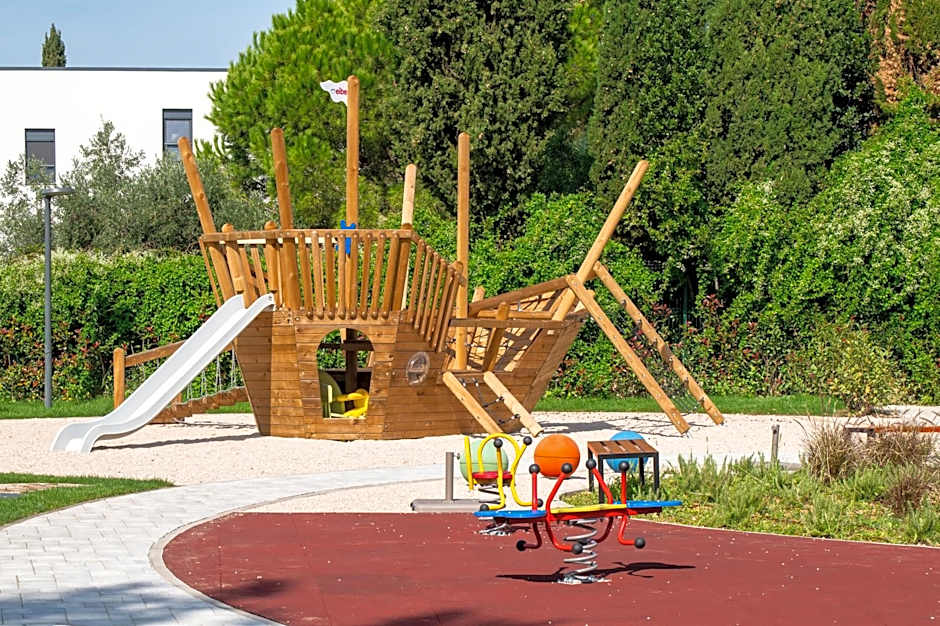 Molum Hotel & Residences