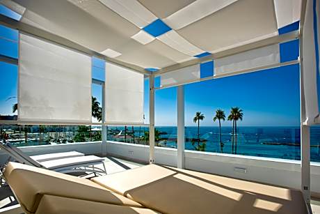 Suite ROYAL SEA VIEW 2 Adults