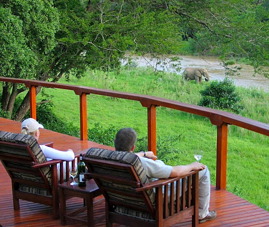 Amakhosi Safari Lodge