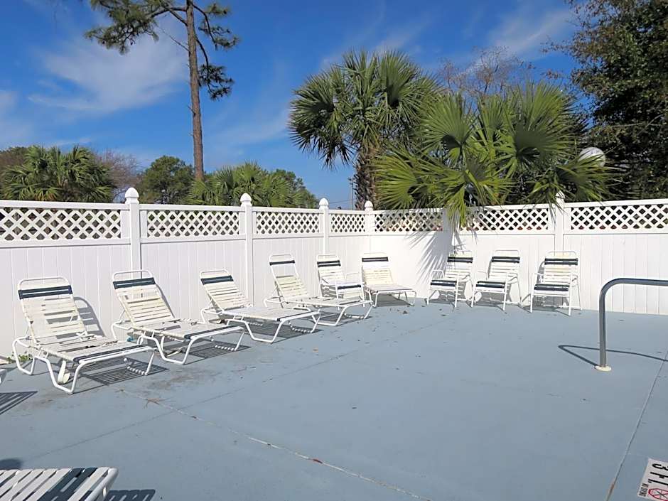 Executive Inn - Panama City Beach