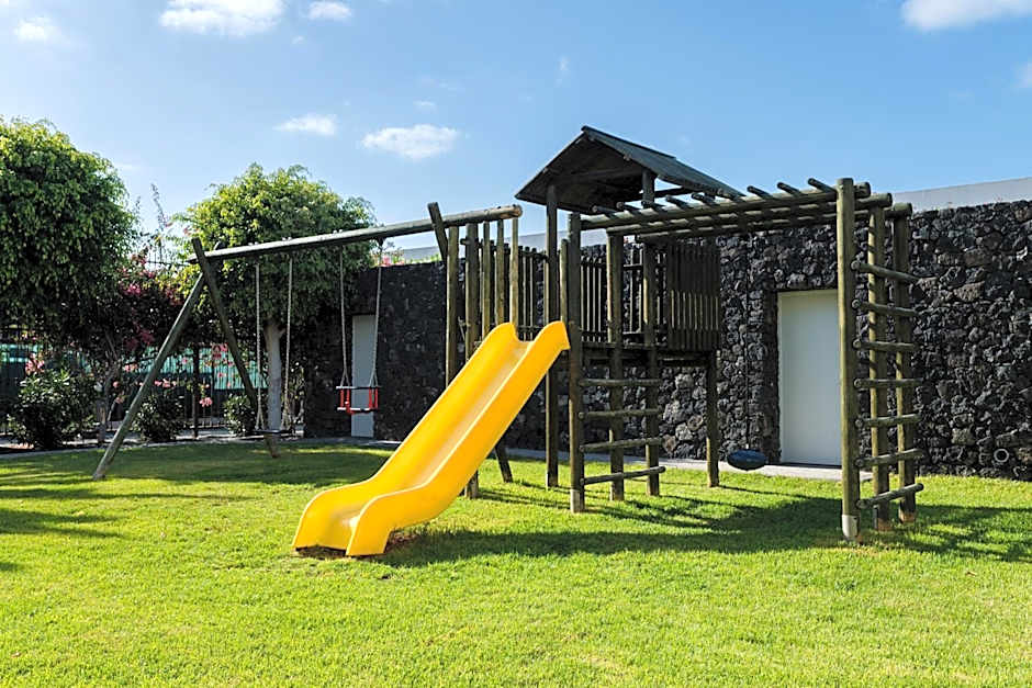 Plus Fariones Apartamentos