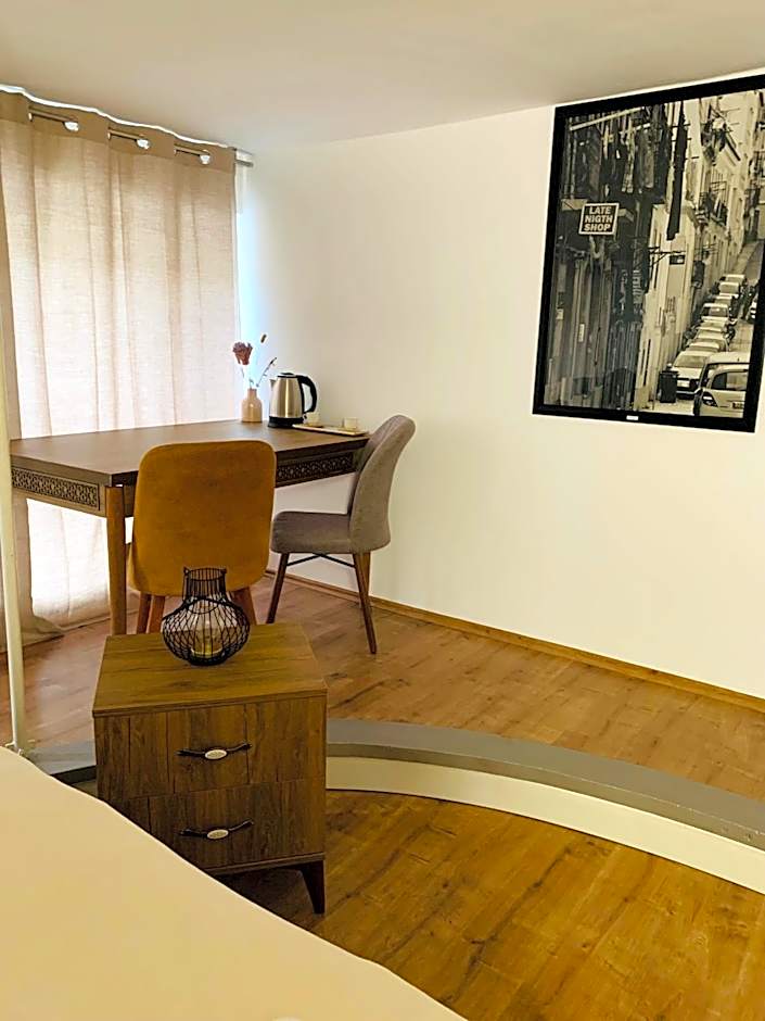 HR RoomS