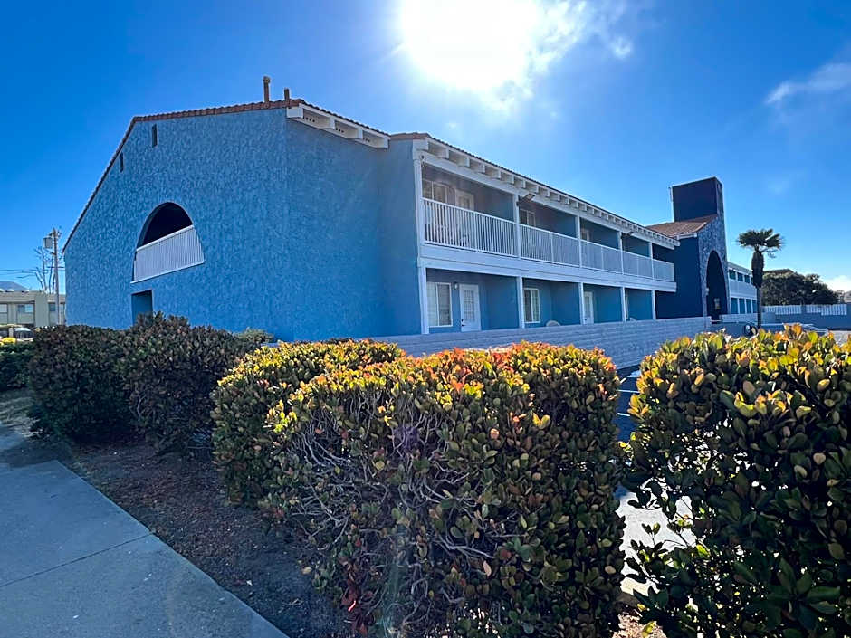 Pacific Coast Roadhouse Hotel