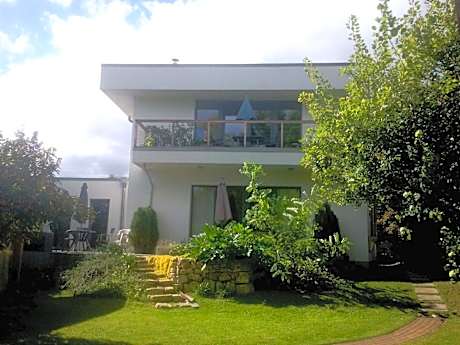 Apartment with Lake View