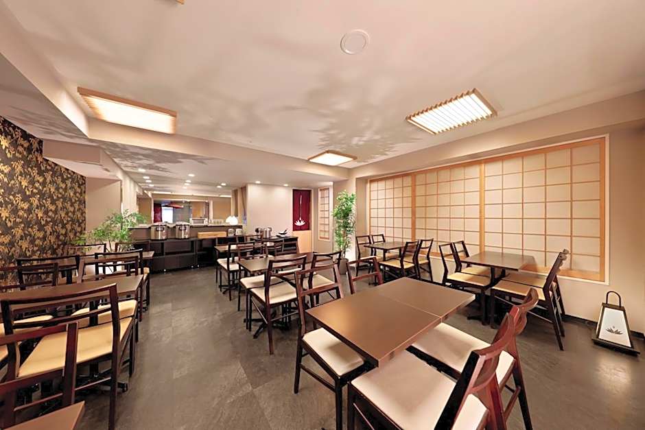 Marutamachi Crystal Hotel