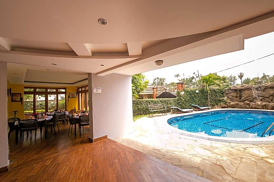 Meltonia Luxury Suites