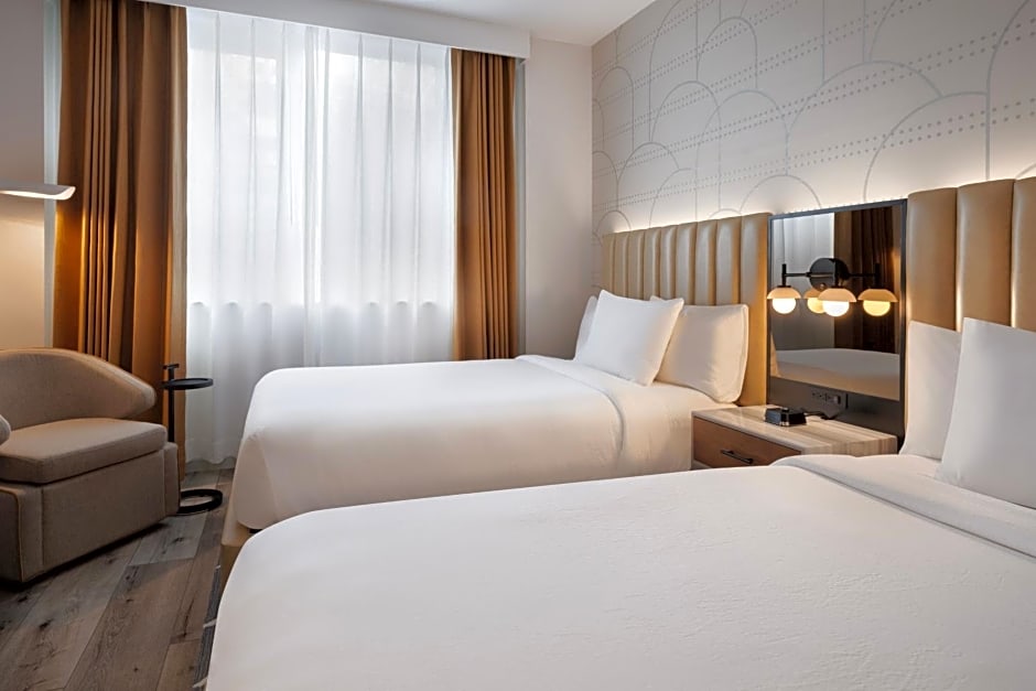 Courtyard by Marriott New York Manhattan/Soho