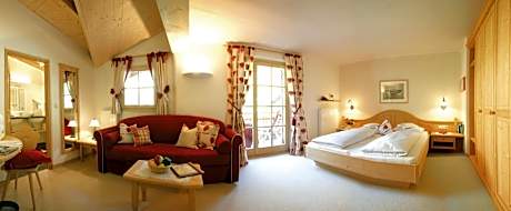 Double Room with Balcony (3 Adults)